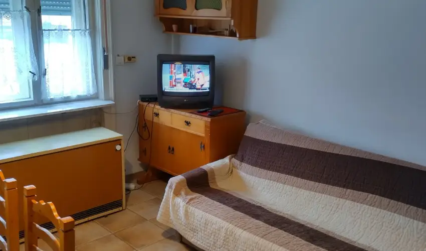 Rzsi Vendghz Mihlyhza - Oktber 23.  (min. 2 j)