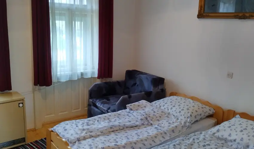 Rzsi Vendghz Mihlyhza - Oktber 23.  (min. 2 j)