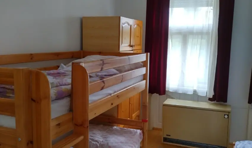 Rzsi Vendghz Mihlyhza - Oktber 23.  (min. 2 j)