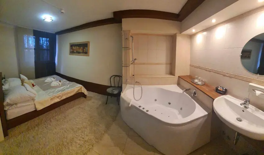 Salg Hotel Salgtarjn-Eresztvny - Oktber 23. (min. 2 j)