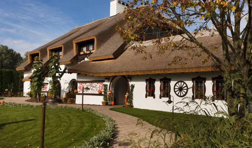 Sri Udvar Dunakiliti - Oktber 23. (min. 2 j)