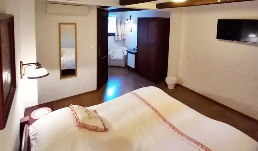 Sri Udvar Dunakiliti - Oktber 23. (min. 2 j)