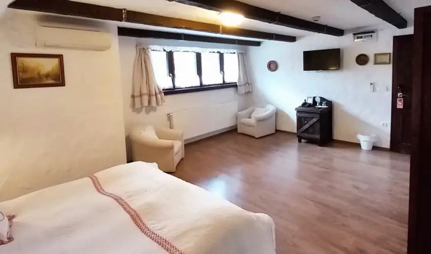 Sri Udvar Dunakiliti - Oktber 23. (min. 2 j)