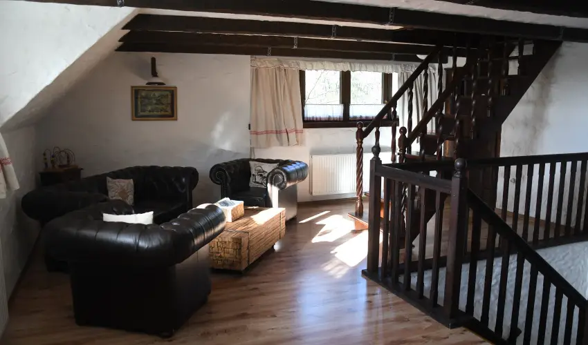 Sri Udvar Dunakiliti - Oktber 23. (min. 2 j)