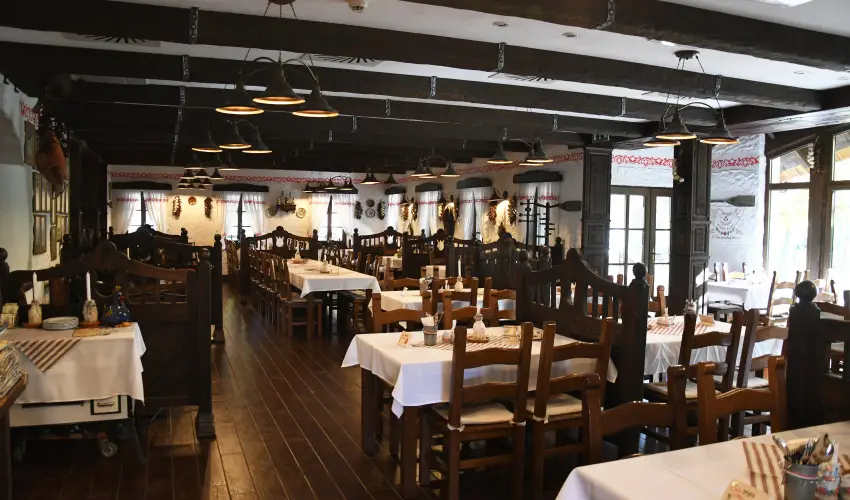 Sri Udvar Dunakiliti - Oktber 23. (min. 2 j)