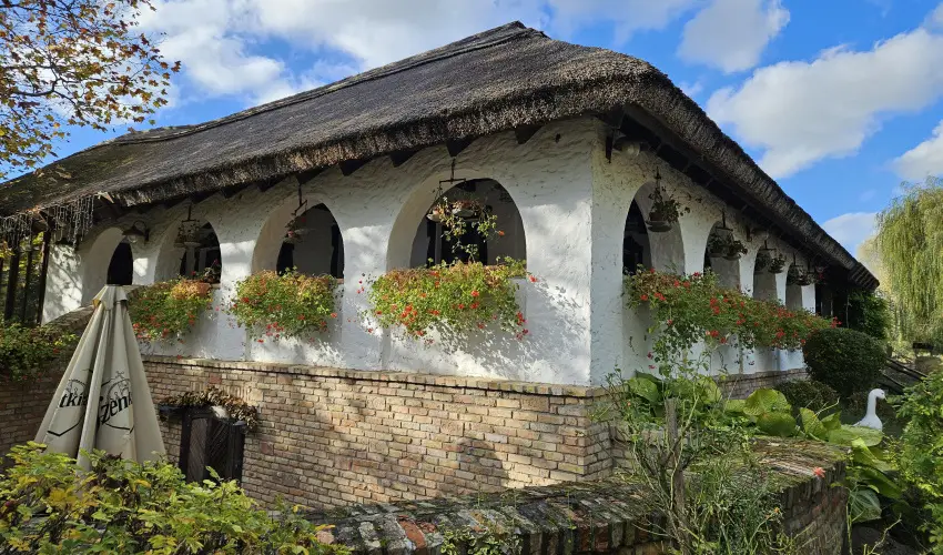 Sri Udvar Dunakiliti - Oktber 23. (min. 2 j)