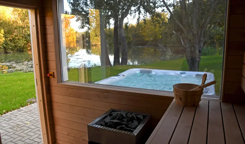 Sri Udvar Dunakiliti - Oktber 23. (min. 2 j)