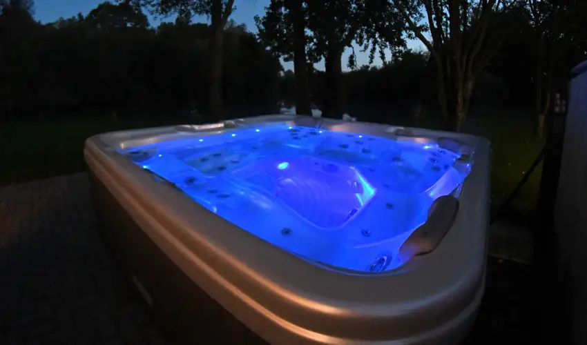 Sri Udvar Dunakiliti - Oktber 23. (min. 2 j)