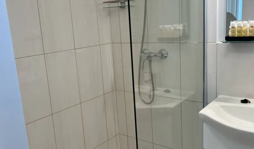 Sri Udvar Dunakiliti - Oktber 23. (min. 2 j)