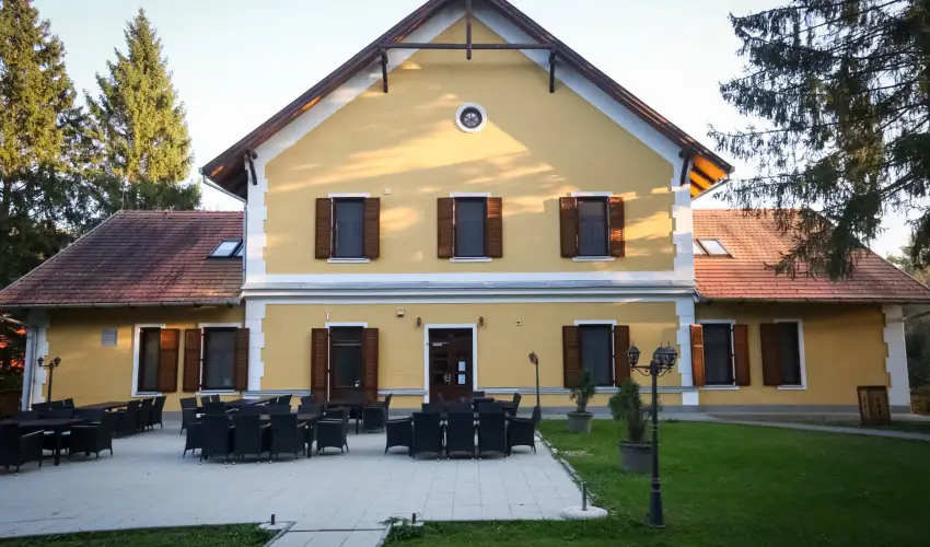 Sasr�ti Vad�szkast�ly Almamell�k - Okt�ber 23.