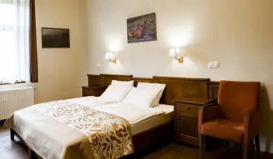 Sasr�ti Vad�szkast�ly Almamell�k