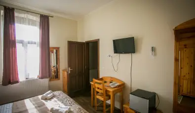 Sasr�ti Vad�szkast�ly Almamell�k