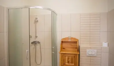 Sasr�ti Vad�szkast�ly Almamell�k