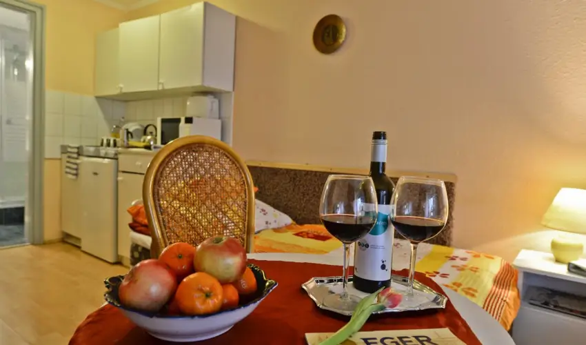 Siesta Vendghz Eger - Oktber 23. (min. 2 j)