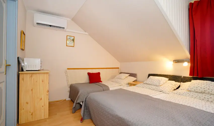 Siesta Vendghz Eger - Oktber 23. (min. 2 j)