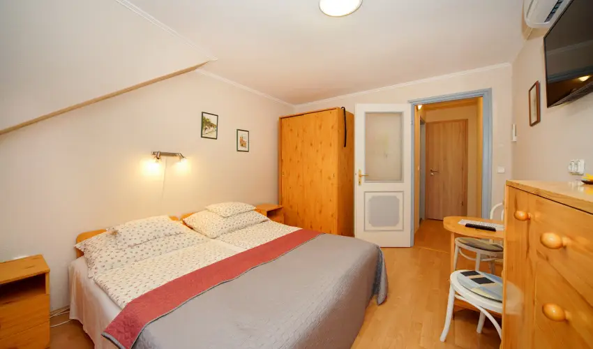 Siesta Vendghz Eger - Oktber 23. (min. 2 j)