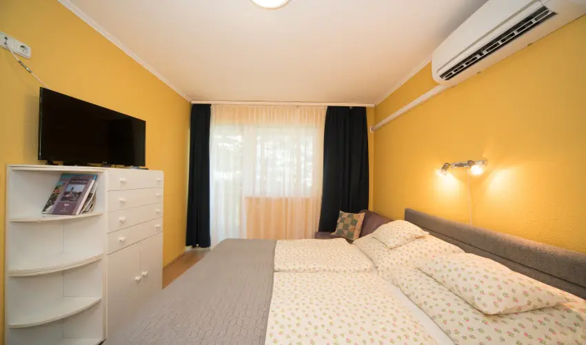 Siesta Vendghz Eger - Oktber 23. (min. 2 j)