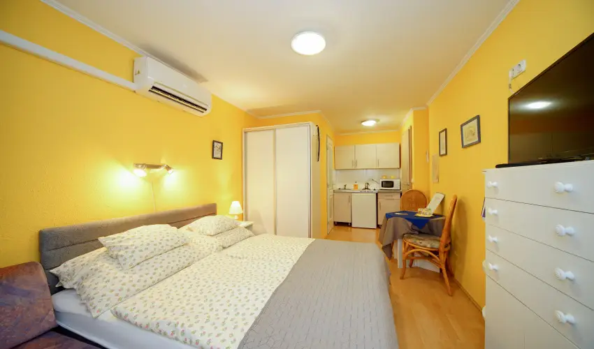 Siesta Vendghz Eger - Oktber 23. (min. 2 j)