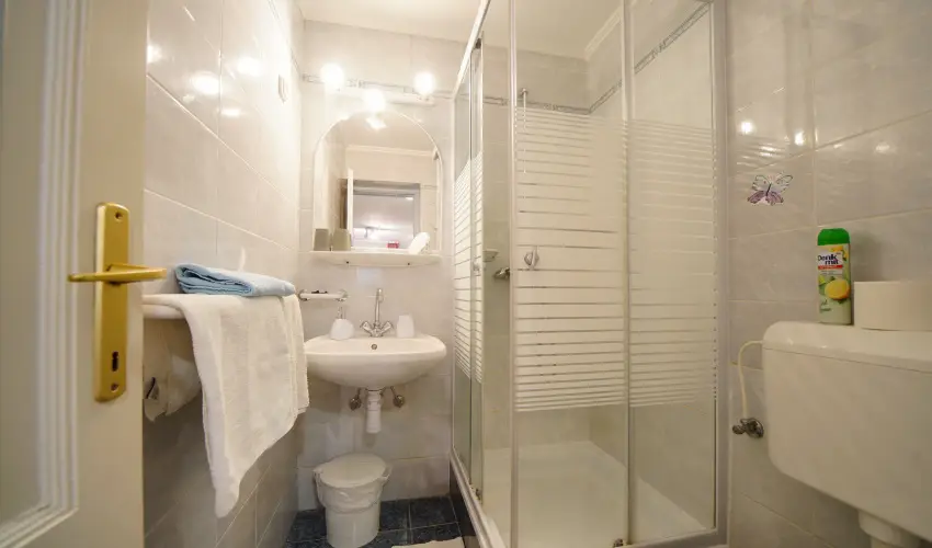 Siesta Vendghz Eger - Oktber 23. (min. 2 j)