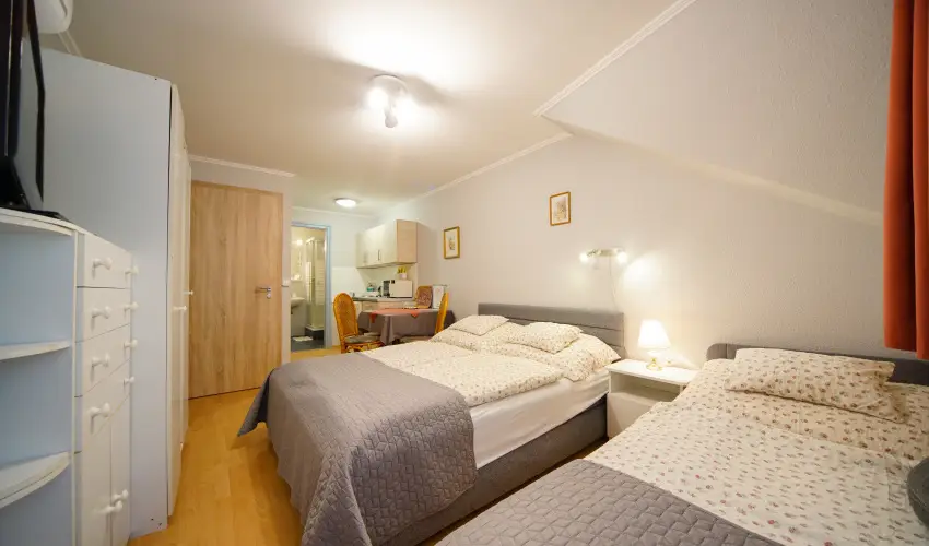 Siesta Vendghz Eger - Oktber 23. (min. 2 j)