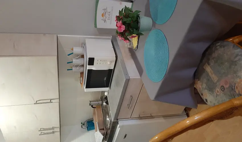 Siesta Vend�gh�z Eger - Okt�ber 23. (min. 2 �j)