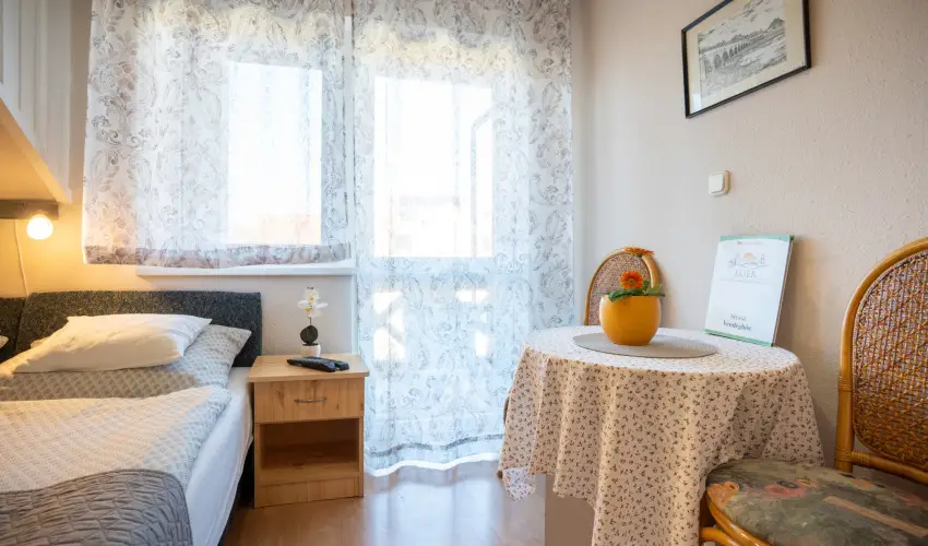 Siesta Vend�gh�z Eger - Okt�ber 23. (min. 2 �j)