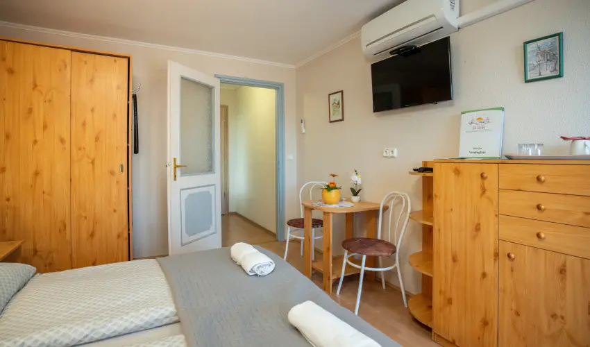 Siesta Vend�gh�z Eger - Okt�ber 23. (min. 2 �j)