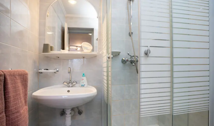 Siesta Vend�gh�z Eger - Okt�ber 23. (min. 2 �j)