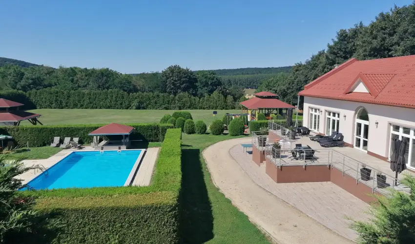 Sokor Fogad Sokorptka - Oktber 23.