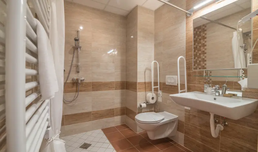 Hotel Spa H�v�z H�v�z - Okt�ber 23. (min. 2 �j)
