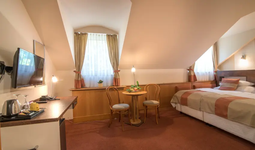 Hotel Spa H�v�z H�v�z - Okt�ber 23. (min. 2 �j)