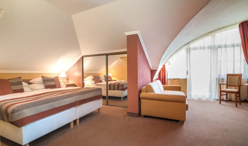 Hotel Spa H�v�z H�v�z - Okt�ber 23. (min. 2 �j)