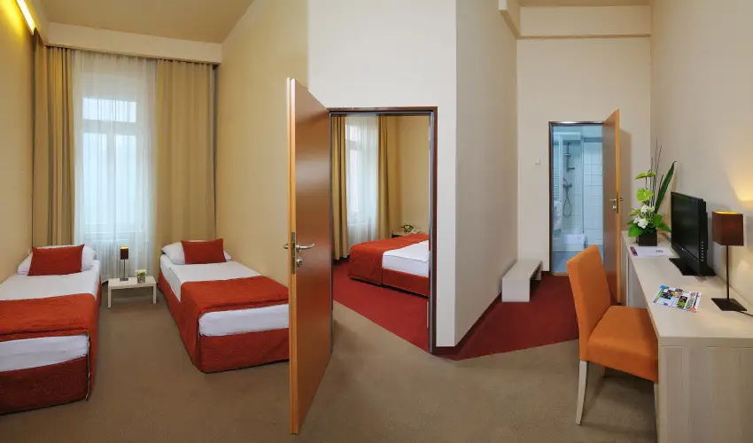 Star City Hotel Budapest - Oktber 23. 