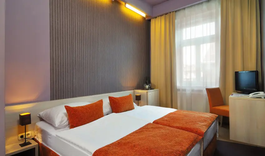 Star City Hotel Budapest - Oktber 23. 