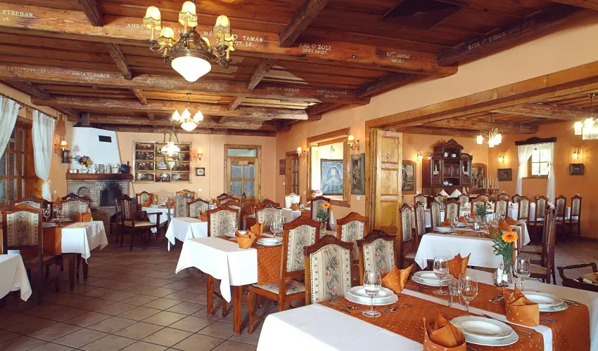 Szrcsa Hotel Szkesfehrvr - Oktber 23. 