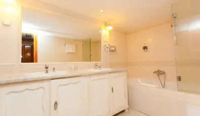 Sz�rcsa Hotel Sz�kesfeh�rv�r