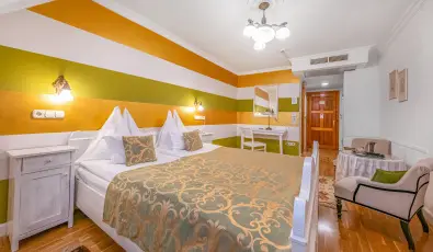 Sz�rcsa Hotel Sz�kesfeh�rv�r