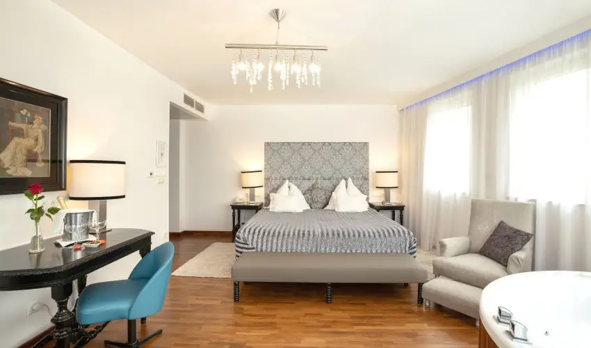Sz�rcsa Hotel Sz�kesfeh�rv�r - Okt�ber 23. 