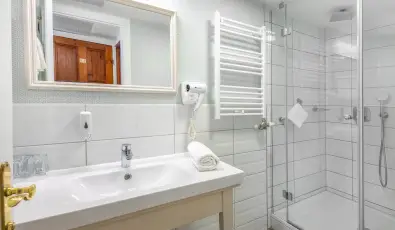 Sz�rcsa Hotel Sz�kesfeh�rv�r