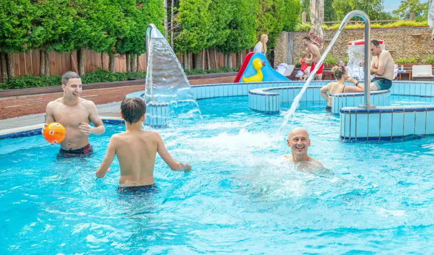 Sz�rcsa Hotel Sz�kesfeh�rv�r - Okt�ber 23. 