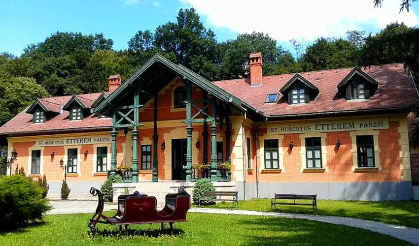 Szent Hubertus Panzi� Par�dsasv�r - Okt�ber 23. (min. 2 �j)