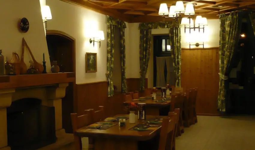 Szent Hubertus Panzi� Par�dsasv�r - Okt�ber 23. (min. 2 �j)