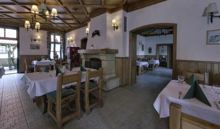 Szent Hubertus Panzi� Par�dsasv�r - Okt�ber 23. (min. 2 �j)