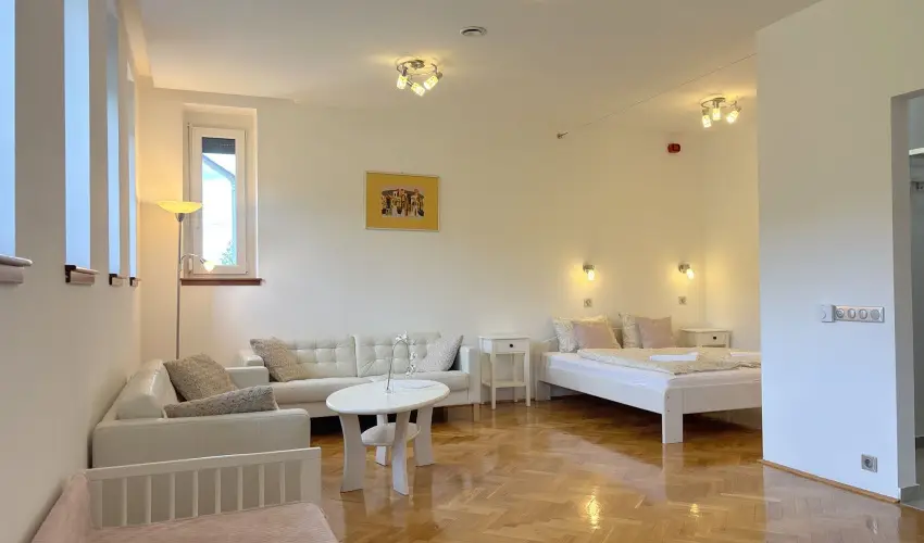 Szilva H�z Szilv�sv�rad - Okt�ber 23. (min. 2 �j)