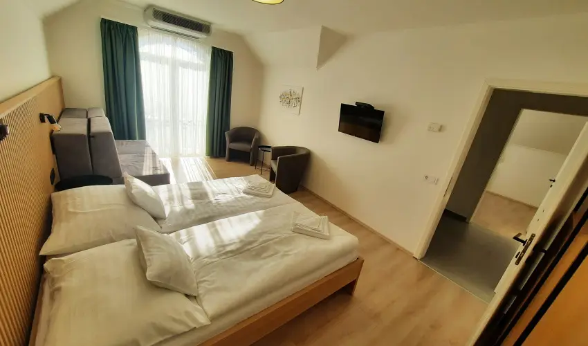 Svirg Terml Panzi Hajdnns - Oktber 23. 