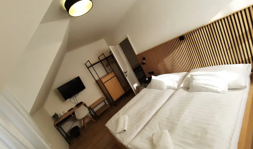 Svirg Terml Panzi Hajdnns - Oktber 23. 