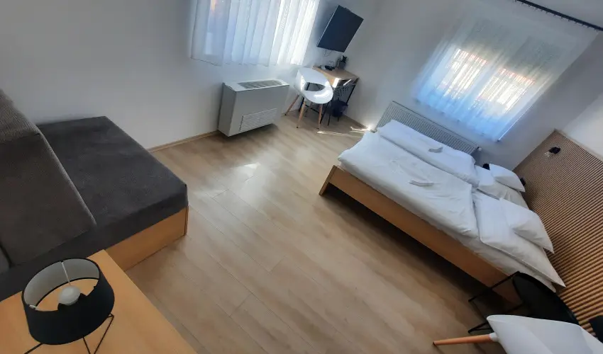 Svirg Terml Panzi Hajdnns - Oktber 23. 