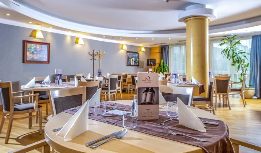 Term�l Apartmanok & Kemping Hark�ny Hark�ny - Okt�ber 23.