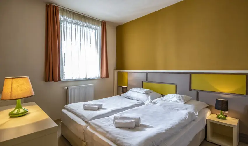 Term�l Apartmanok & Kemping Hark�ny Hark�ny - Okt�ber 23. - teljes el�refizet�ssel