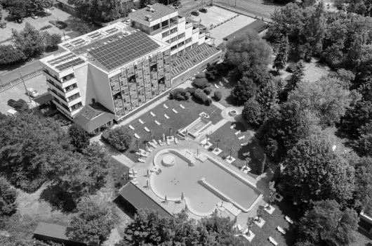 Thermal Hotel Garden - Okt�ber 23. (min. 2 �j)